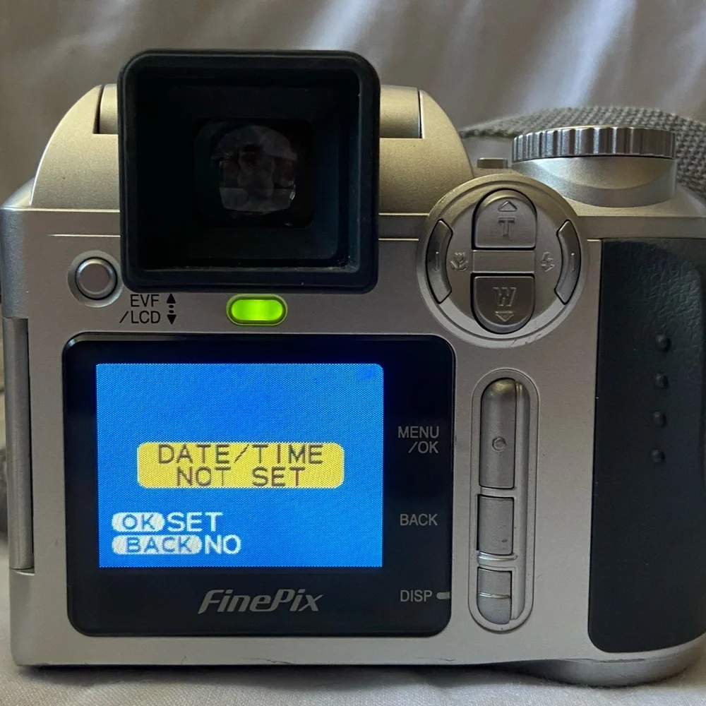 FujiFilm FinePix S3000 Digital Camera Silver With 55mm Lens Tested Works